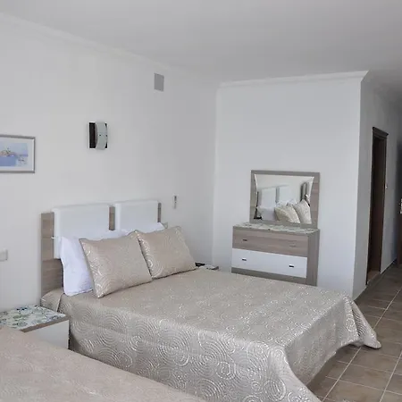Pisces Bed and Breakfast 4*
